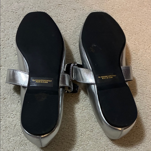 Dolce Vita Mellie Metallic Silver Mary Jane Shoes🏥 - Picture 5 of 7